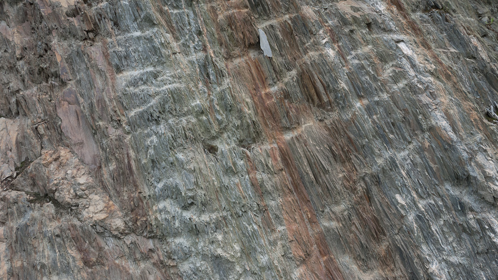 Some kind of stripes in rocks west of Montpelier
